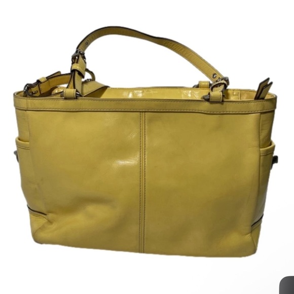 Coach Gallery East to West Zip Tote - Picture 2 of 8